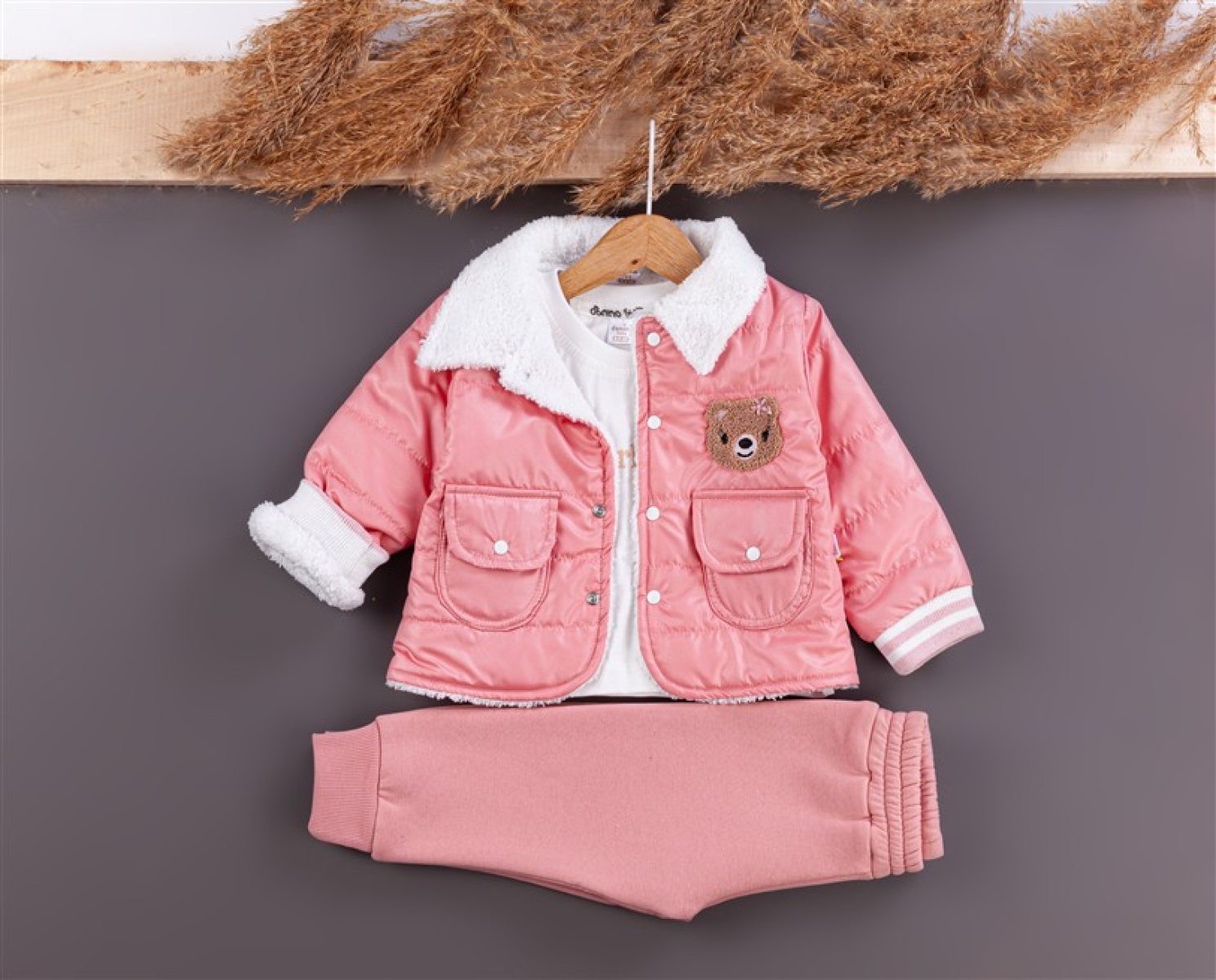 PEMBE
